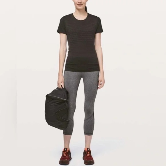 LULULEMON - Pace Rival Crop *22" Heathered Black / Black in Size 6 - Picture 2 of 10